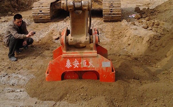 液壓夯實機